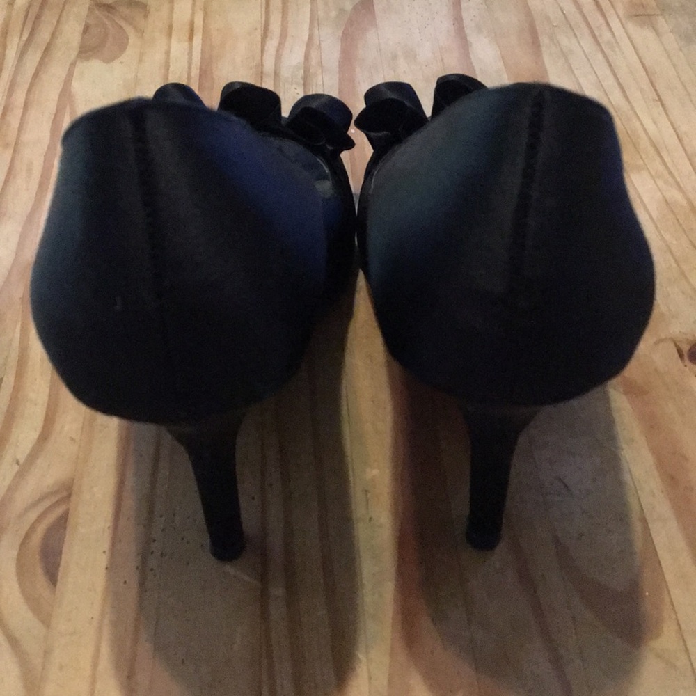 Tahari heel - Picture 3 of 4